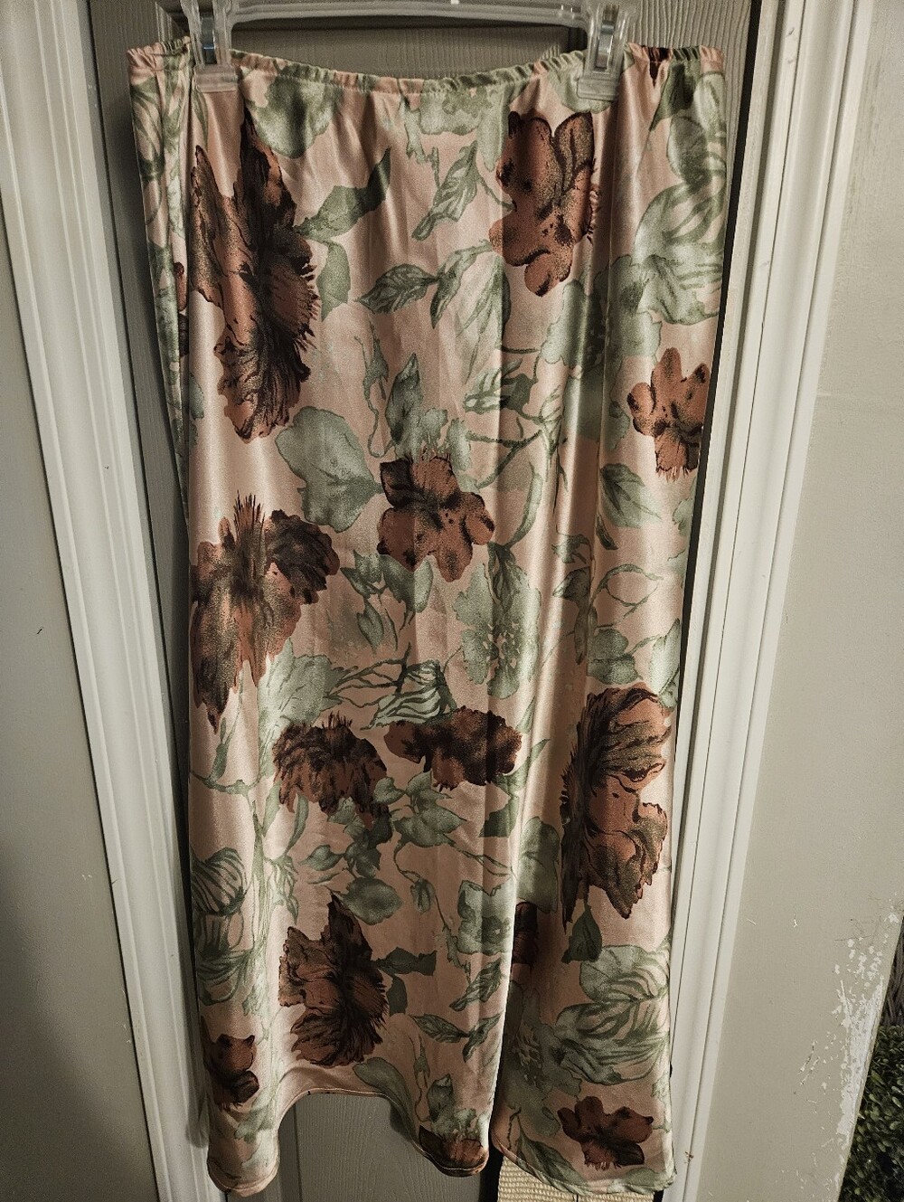 BRAND NEW ** Floral Satin Maxi Skirt in Blush Pink